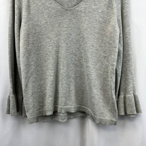 LILLA P Women’s V-Neck Gray Pullover Sweater Ruffle Cuff Size Medium - Picture 4 of 7